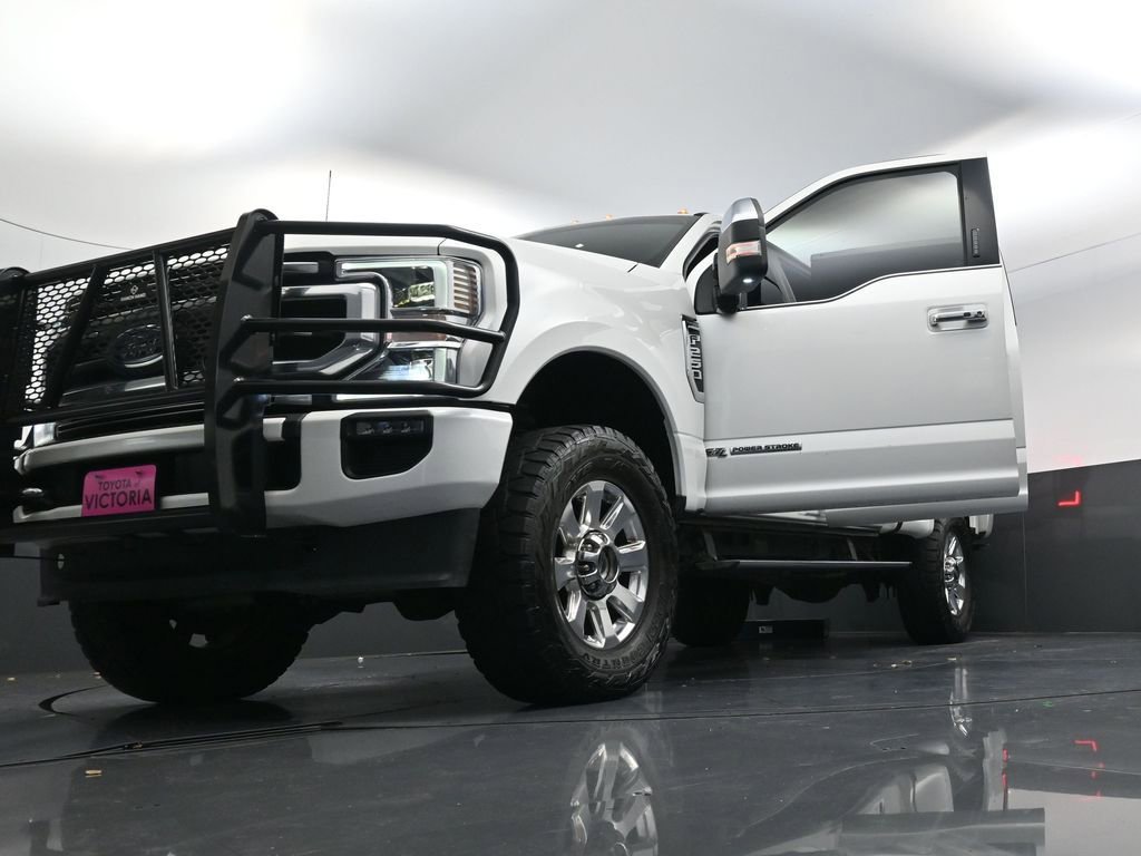 Used 2022 Ford F250 Platinum w/ FX4 Off-Road Package image 29