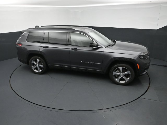 Used 2025 Jeep Grand Cherokee L Limited w/ Luxury Tech Group II AWD/4WD image 18