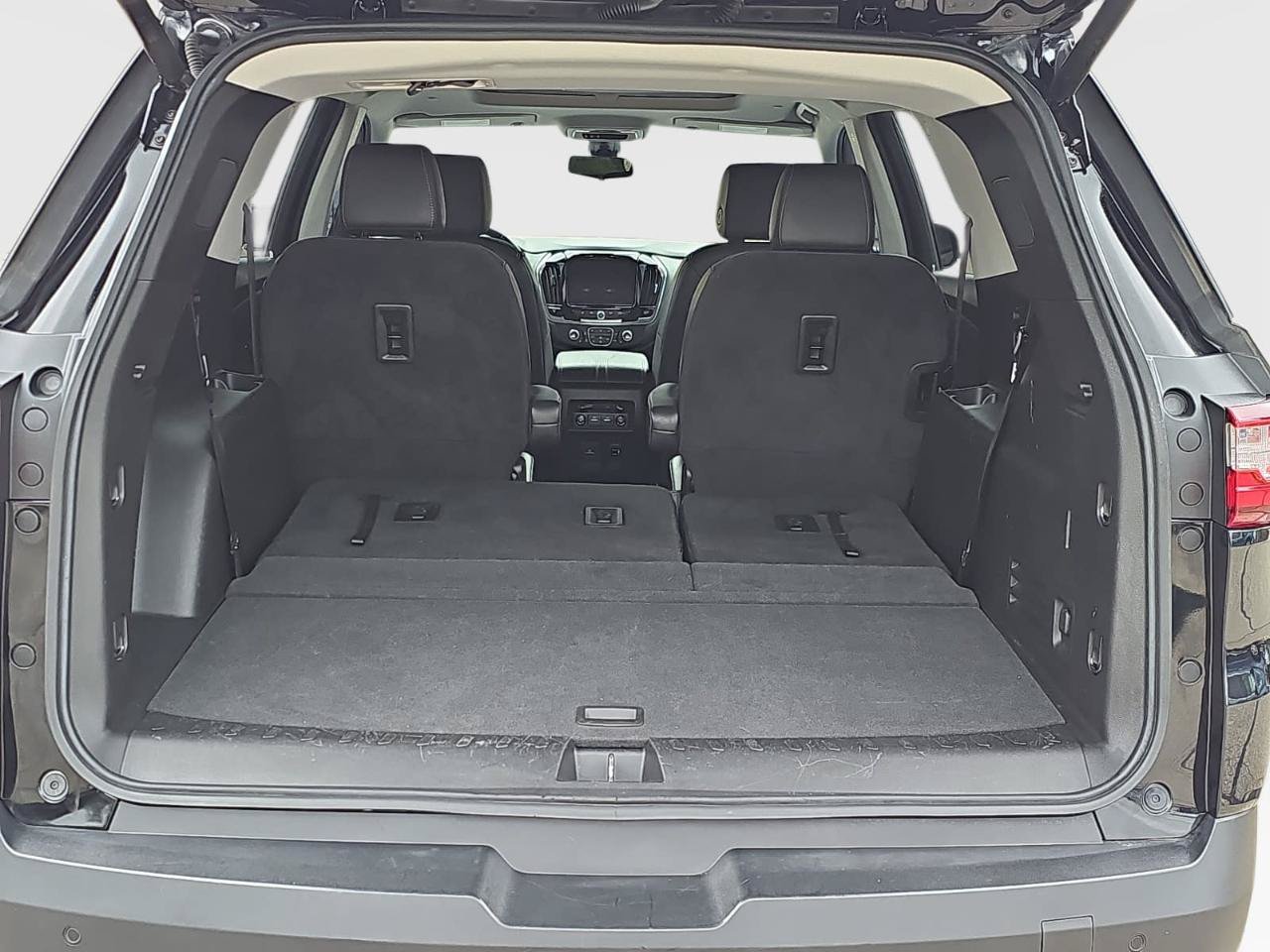 Used 2020 Chevrolet Traverse RS AWD/4WD image 23
