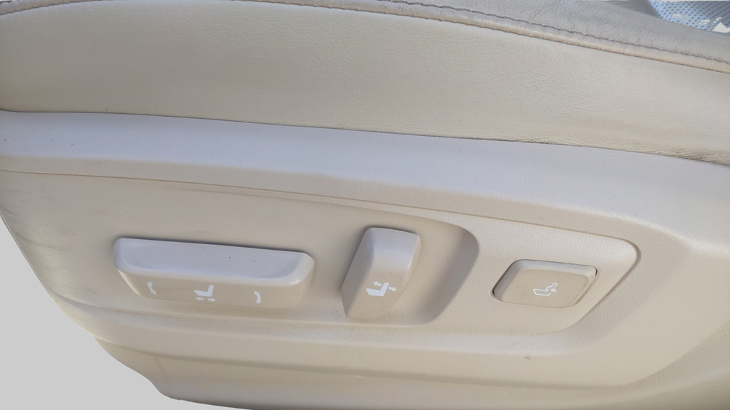 Used 2013 Lexus ES 300h w/ Luxury Pkg FWD image 19