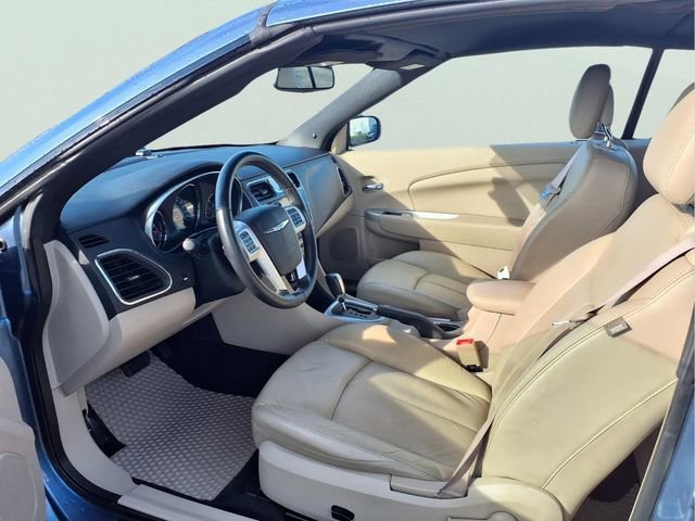 Used 2011 Chrysler 200 Limited FWD image 19