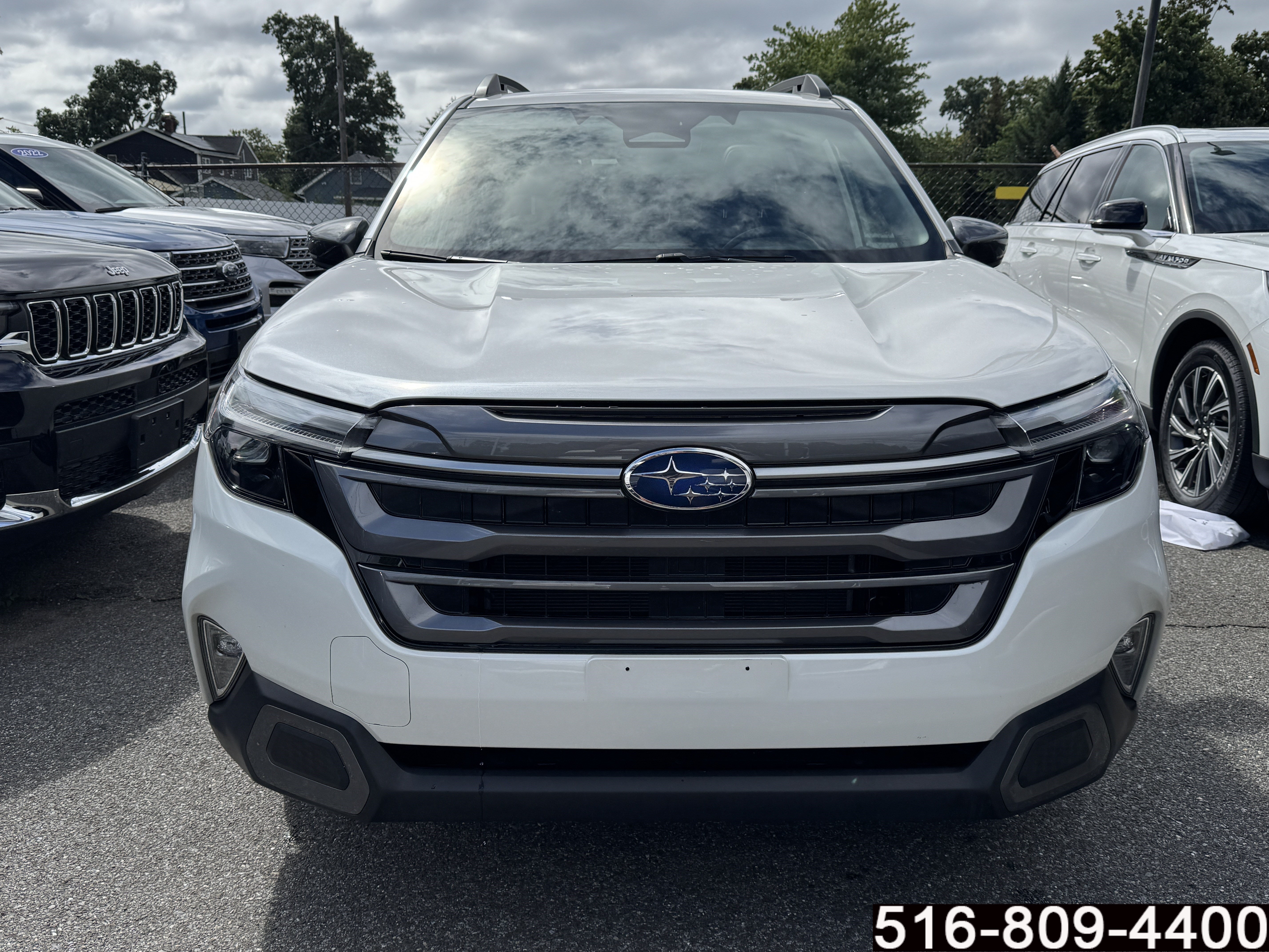 Used 2025 Subaru Forester Limited AWD/4WD image 2
