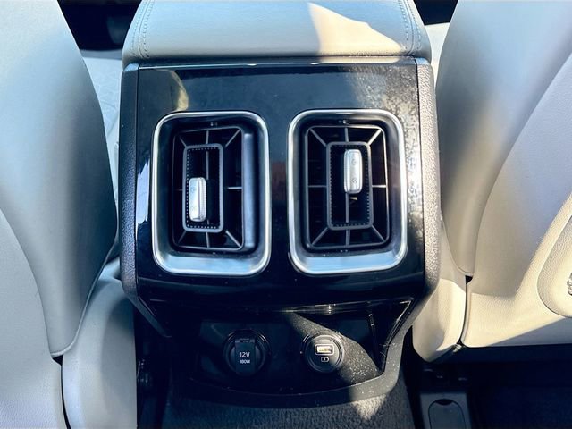 Certified 2023 Kia Sorento SX image 29