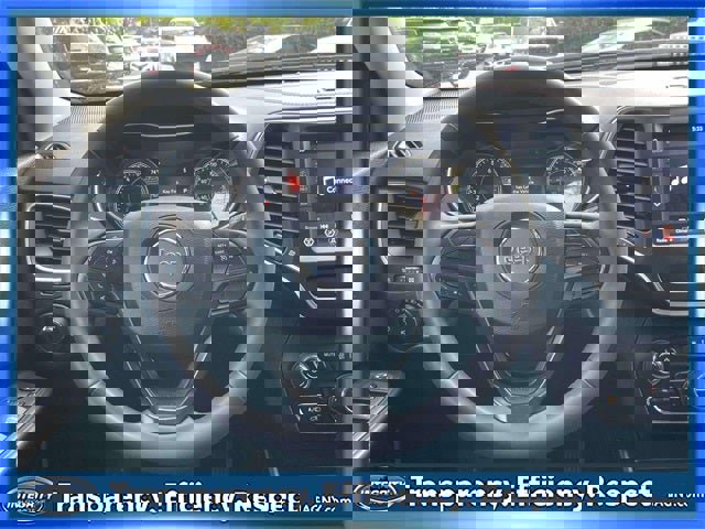 Used 2022 Jeep Cherokee Trailhawk image 14