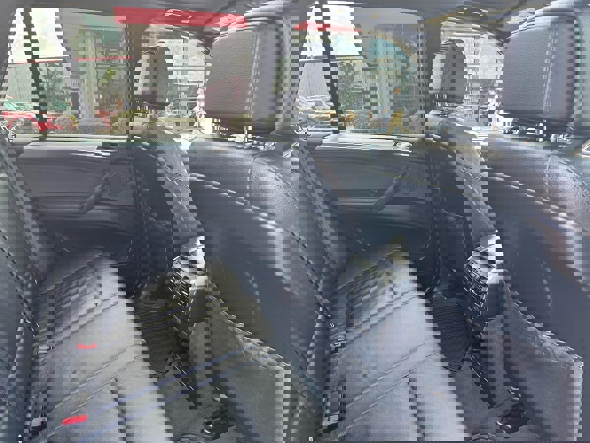 Used 2011 BMW X5 xDrive50i image 22