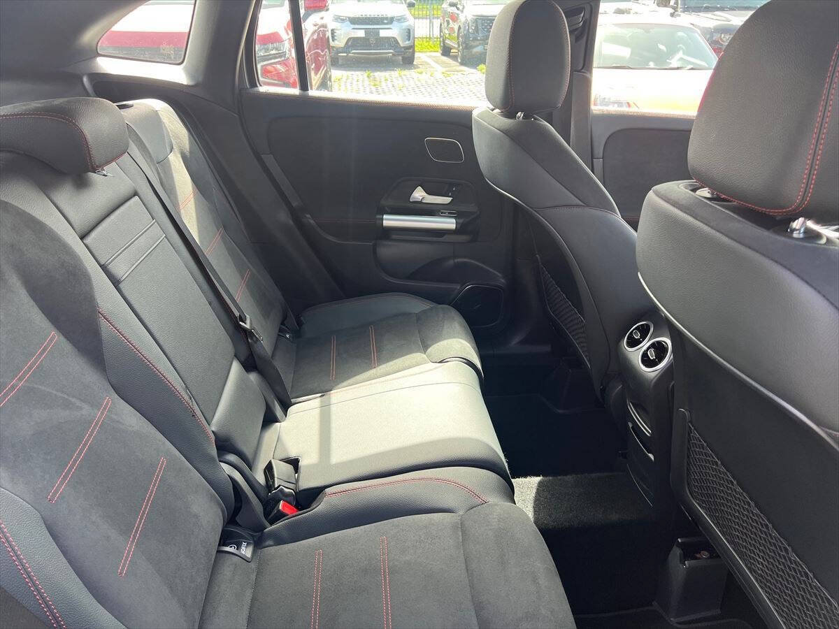 Used 2025 Mercedes-Benz GLA 35 AMG 4MATIC image 9