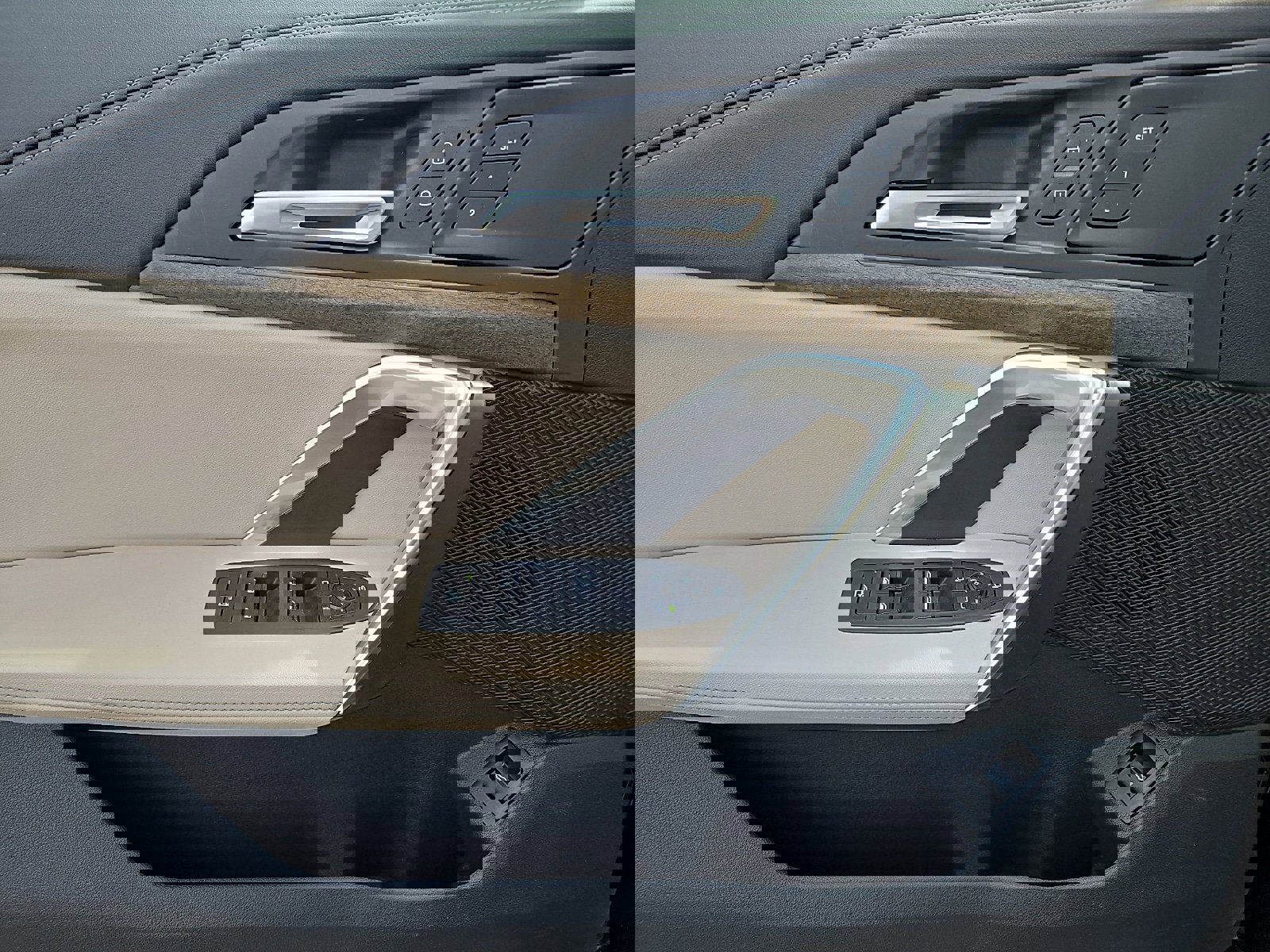 Used 2025 BMW X1 xDrive28i w/ Convenience Package image 12