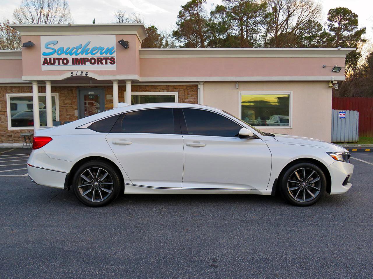 Used 2022 Honda Accord EX-L image 6