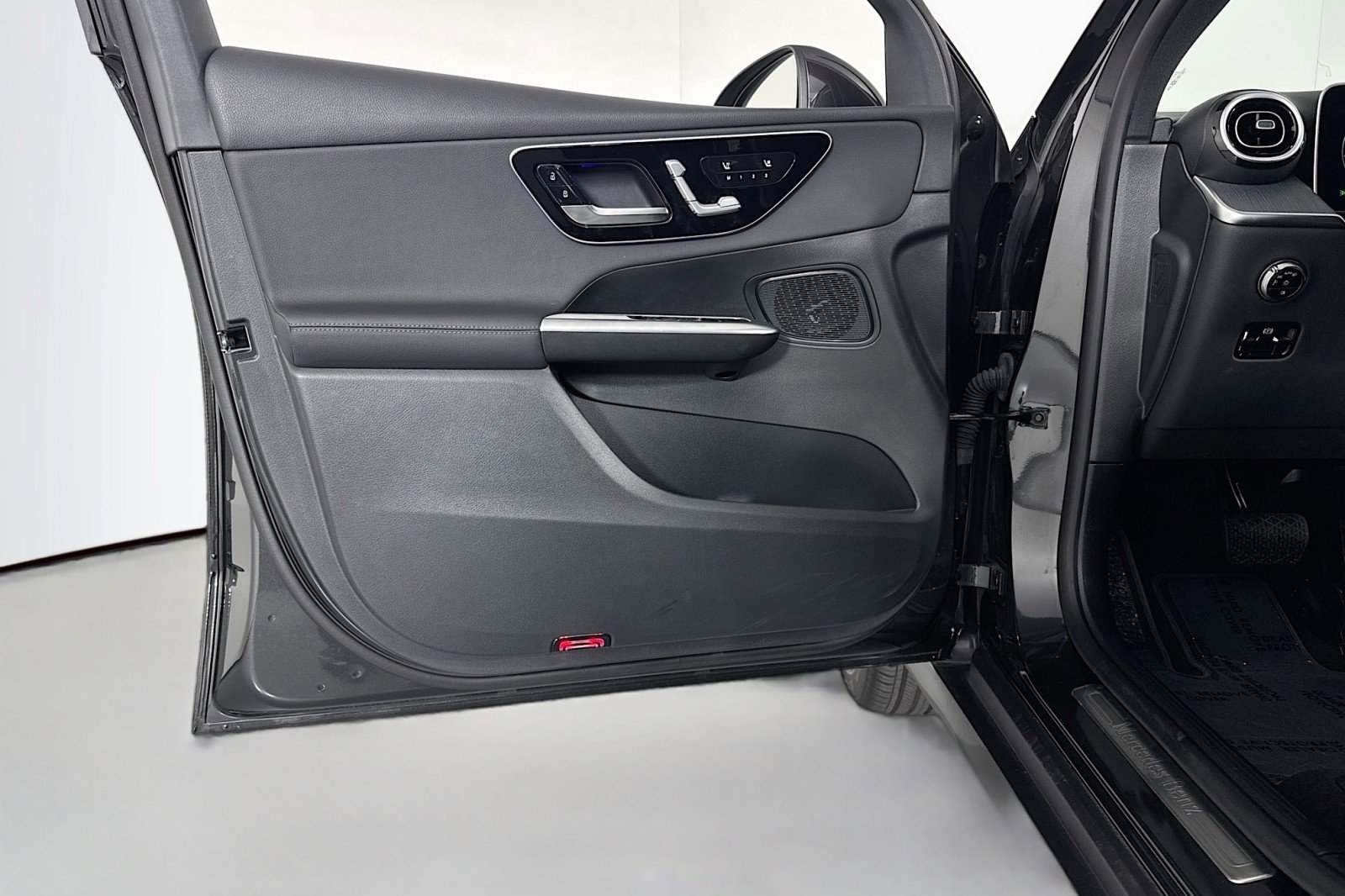 Certified 2026 Mercedes-Benz GLC 300 image 21