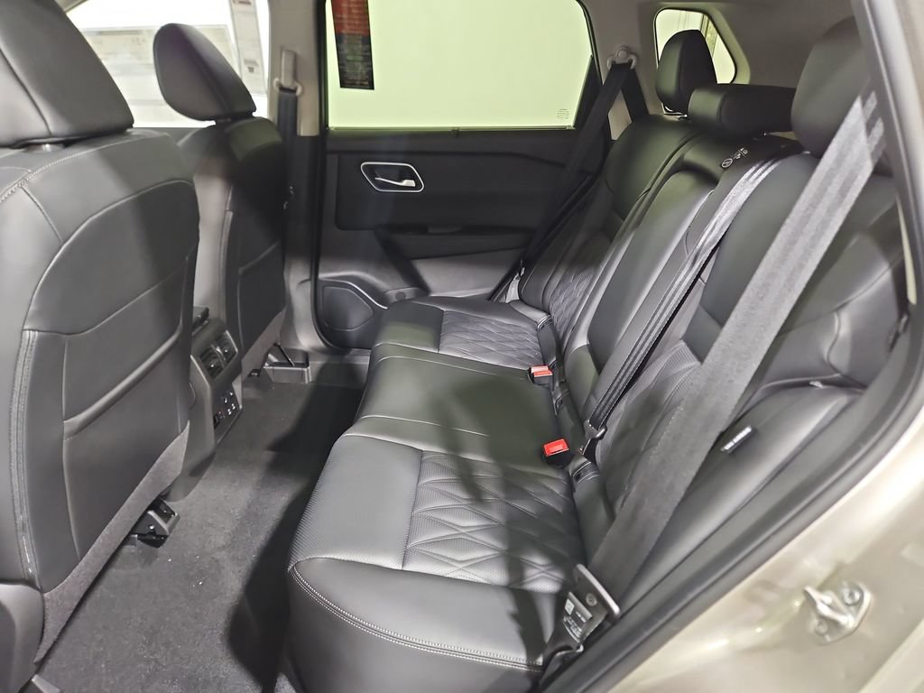 New 2026 Nissan Rogue Platinum AWD/4WD image 26
