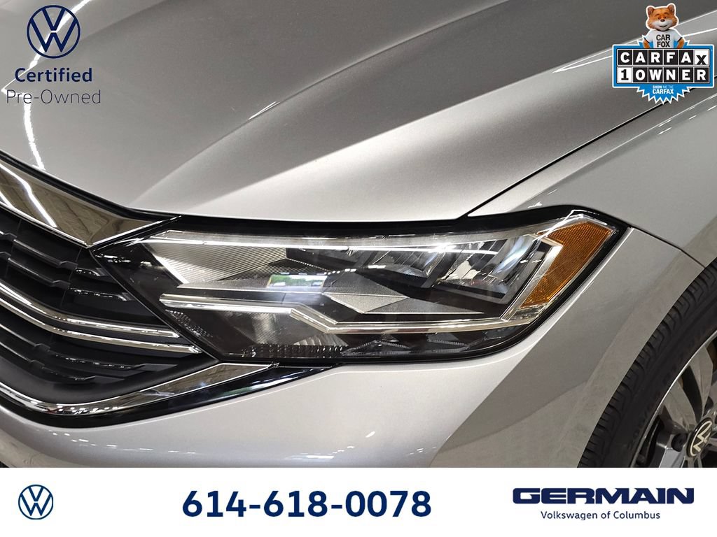 Certified 2023 Volkswagen Jetta SE w/ Panoramic Sunroof Package FWD image 14
