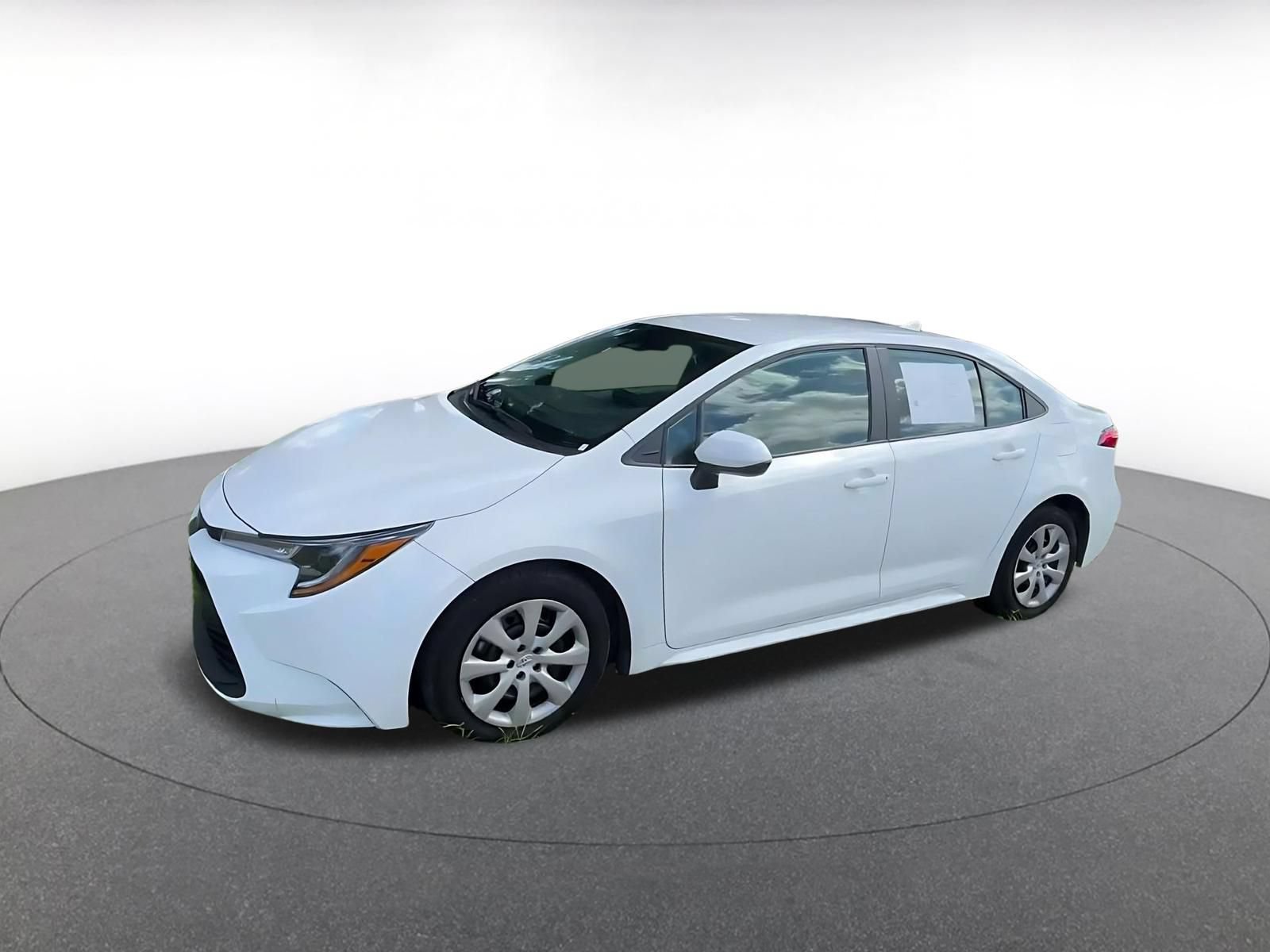 Used 2025 Toyota Corolla LE FWD image 7