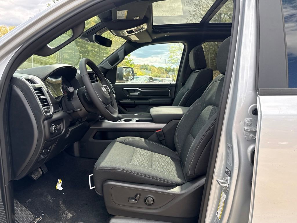 New 2026 RAM 1500 4x4 Crew Cab image 19
