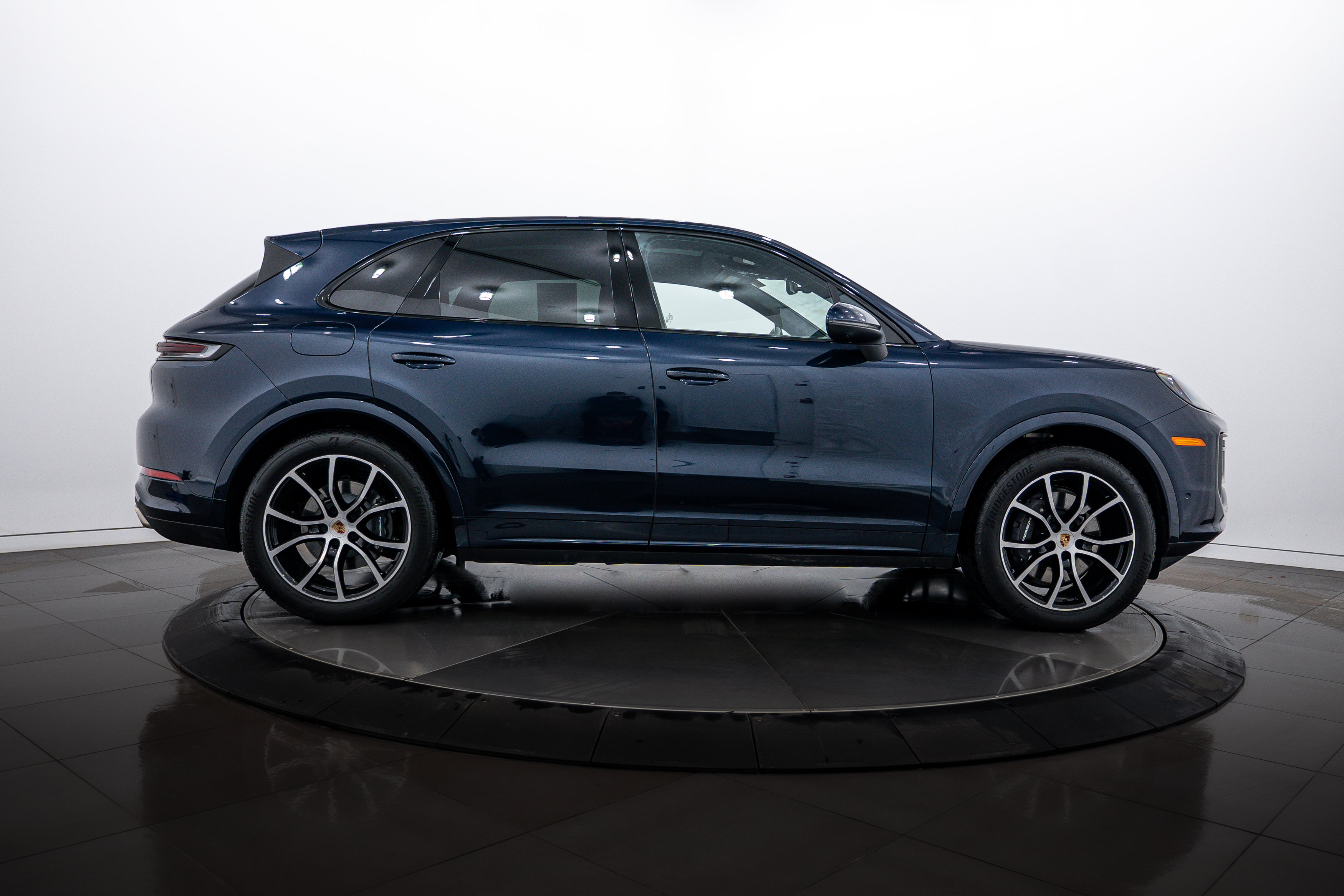 Certified 2025 Porsche Cayenne image 8