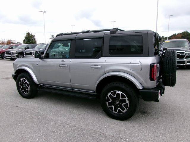 Used 2022 Ford Bronco Outer Banks image 2
