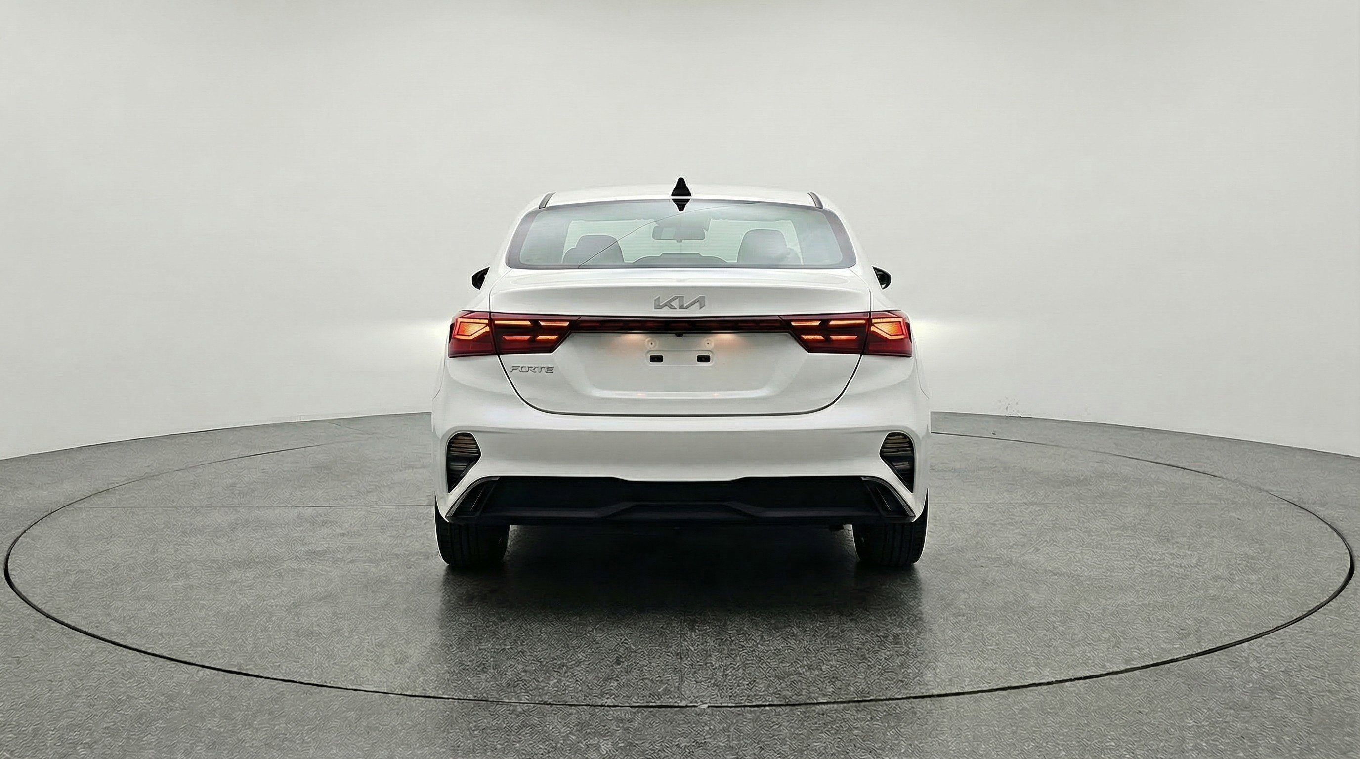 Used 2024 Kia Forte LXS image 7