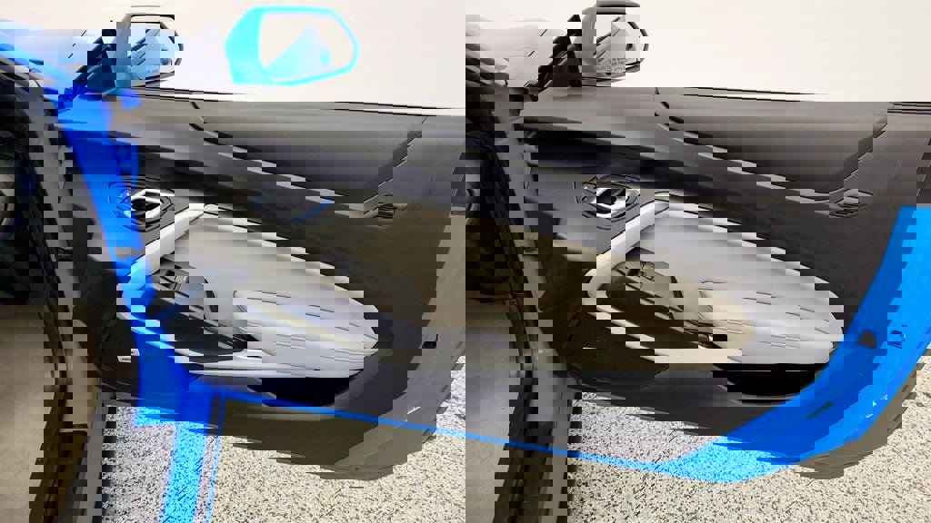 Used 2022 Chevrolet Camaro LT w/ Technology Package image 26