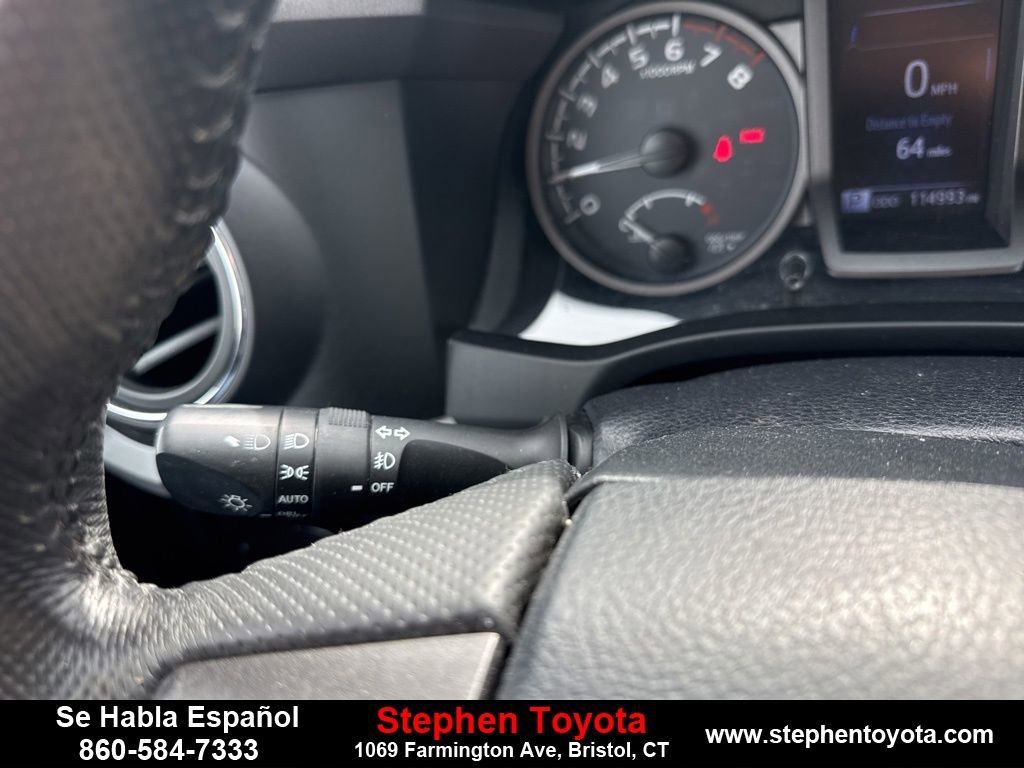 Used 2017 Toyota Tacoma TRD Off-Road image 17