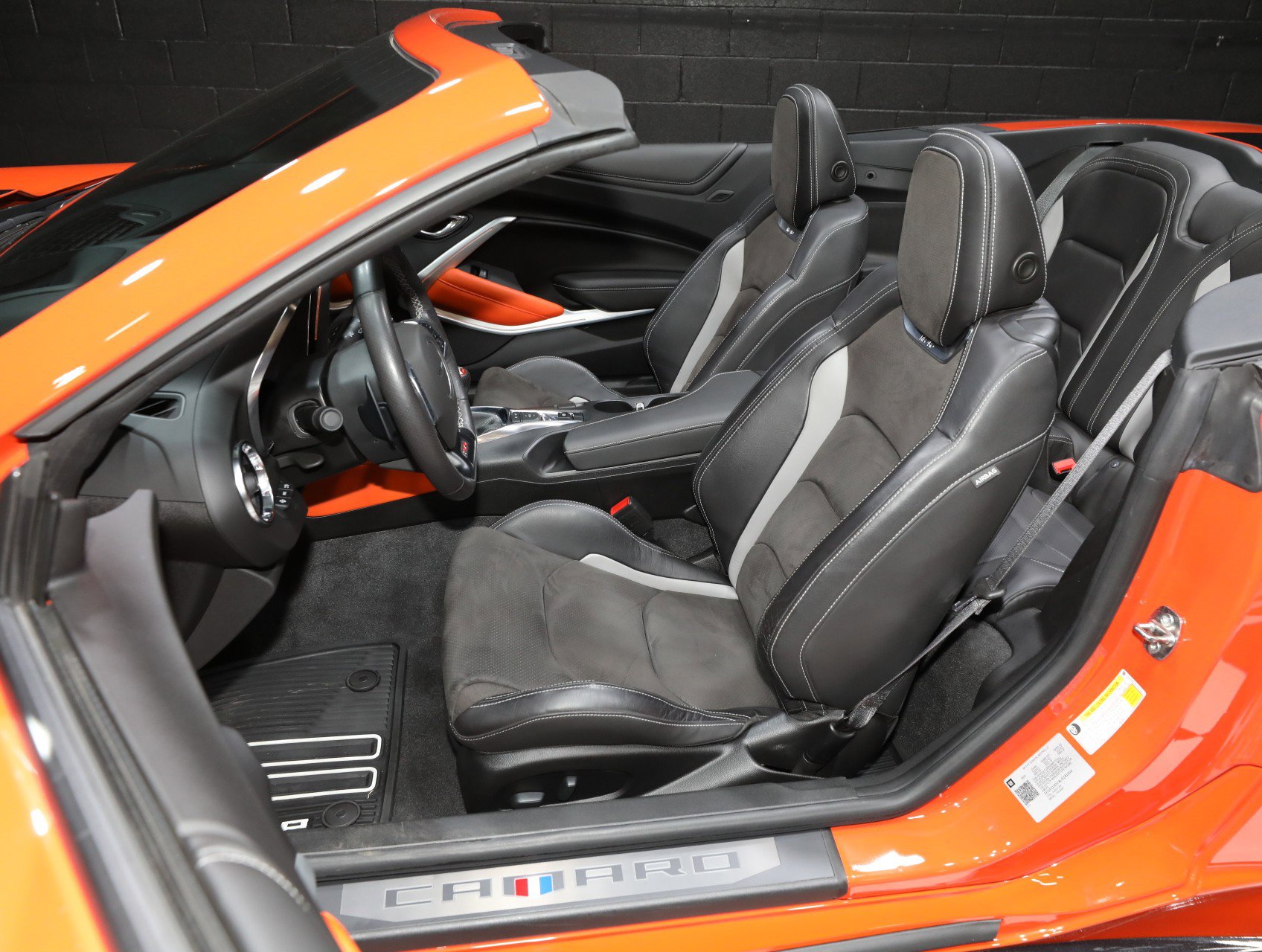 Used 2020 Chevrolet Camaro SS RWD image 60