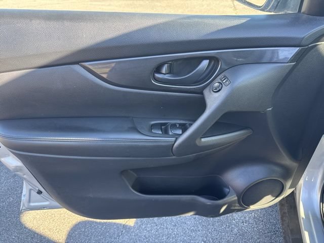 Used 2019 Nissan Rogue S AWD/4WD image 14