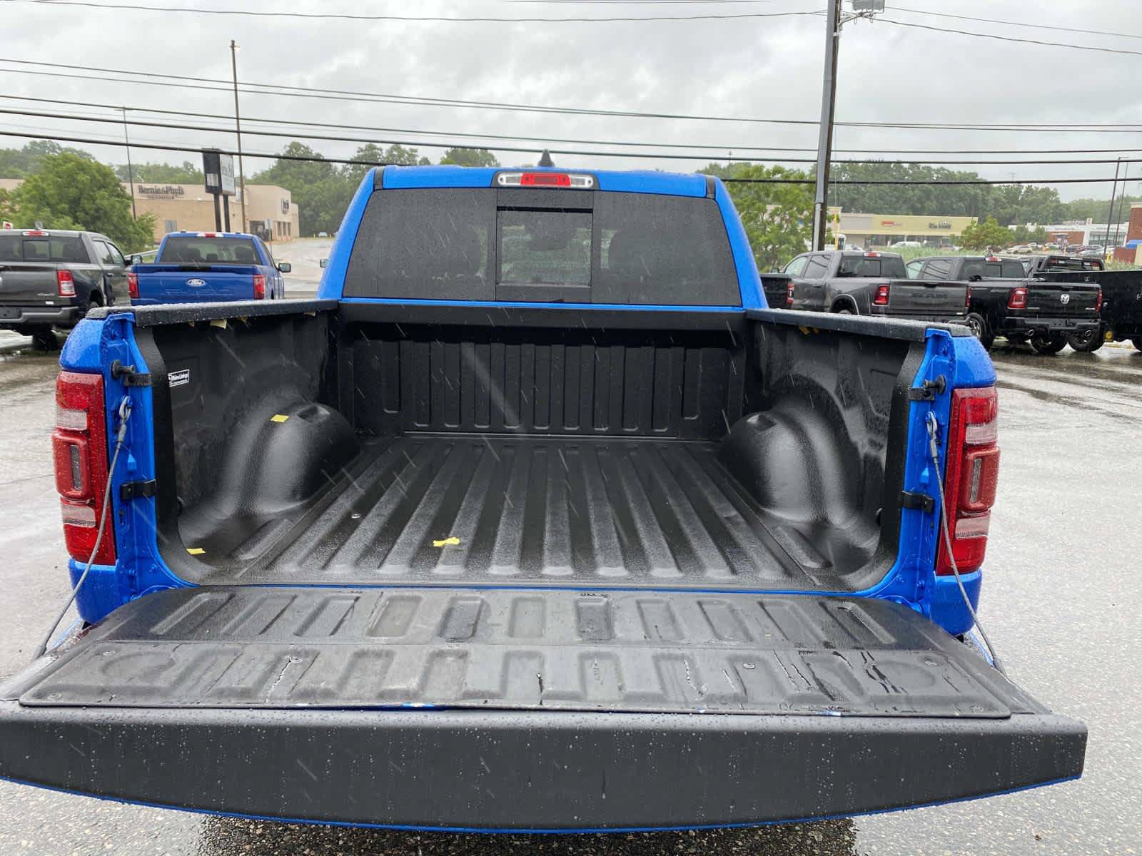 Used 2022 RAM 1500 Laramie w/ Sport Appearance Package AWD/4WD image 6