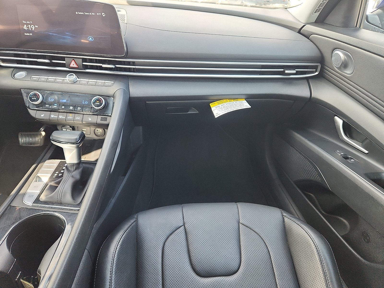 Certified 2023 Hyundai Elantra Limited w/ Cargo Package FWD image 11