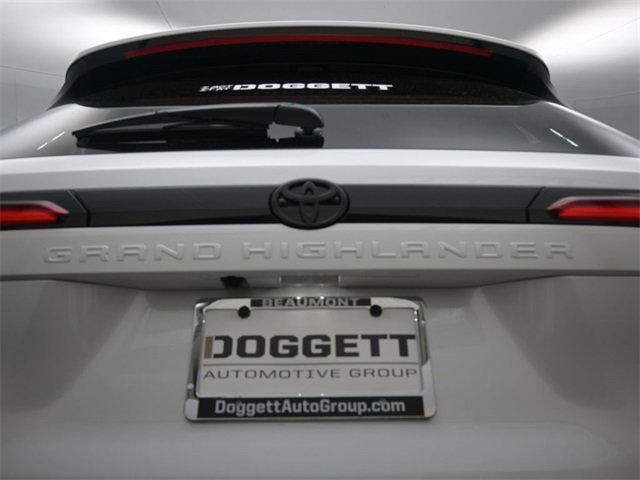 New 2026 Toyota Grand Highlander Limited image 29