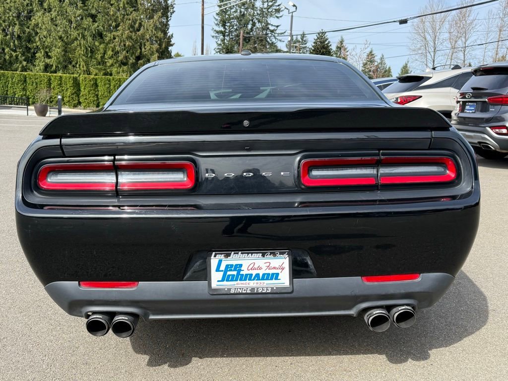 Used 2018 Dodge Challenger SXT image 4