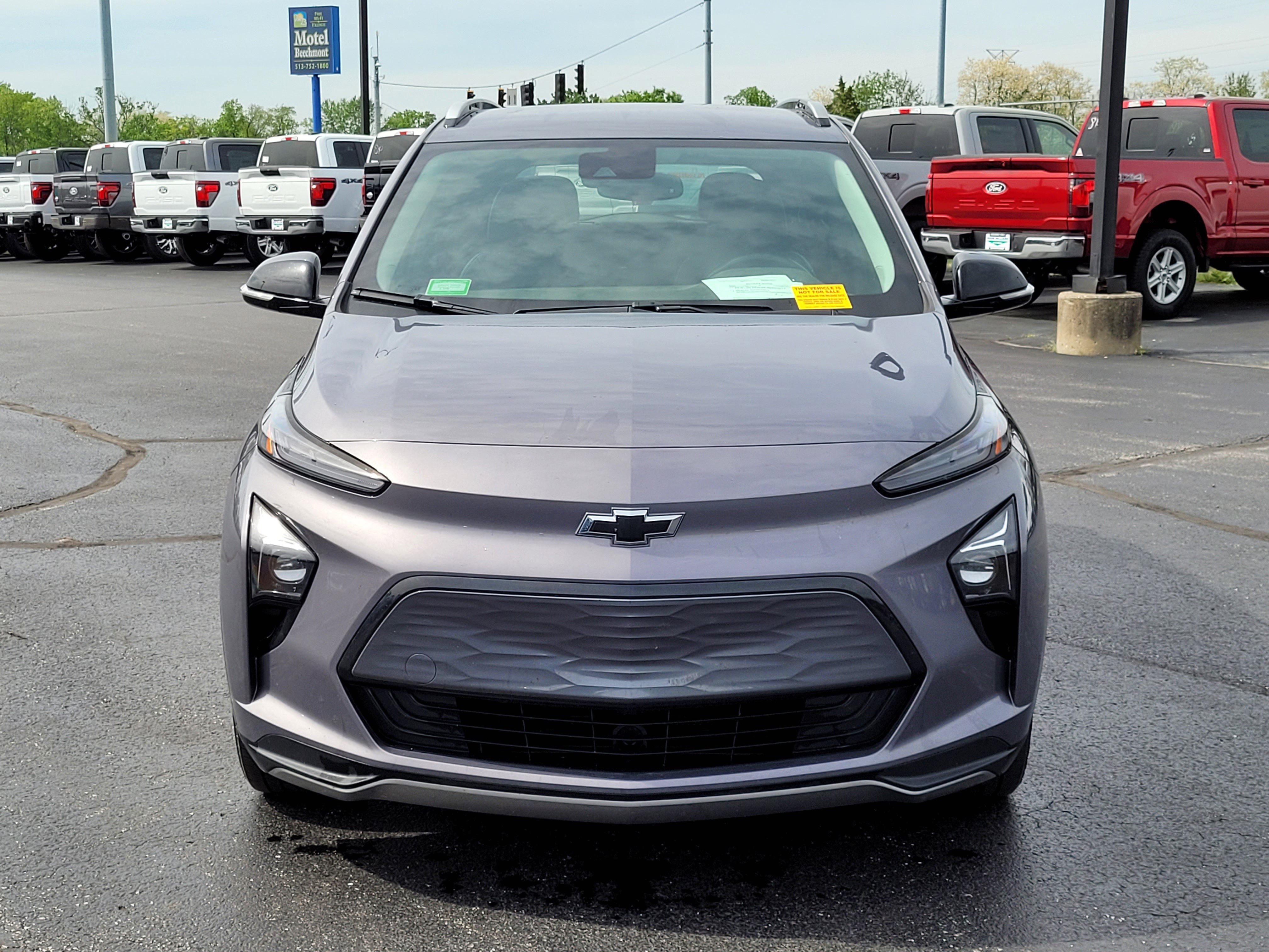 Used 2023 Chevrolet Bolt EUV LT w/ Convenience Package FWD image 9