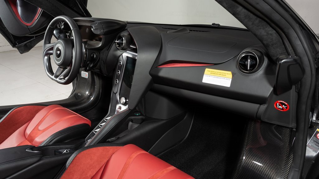 Used 2024 McLaren 750S Spider image 20