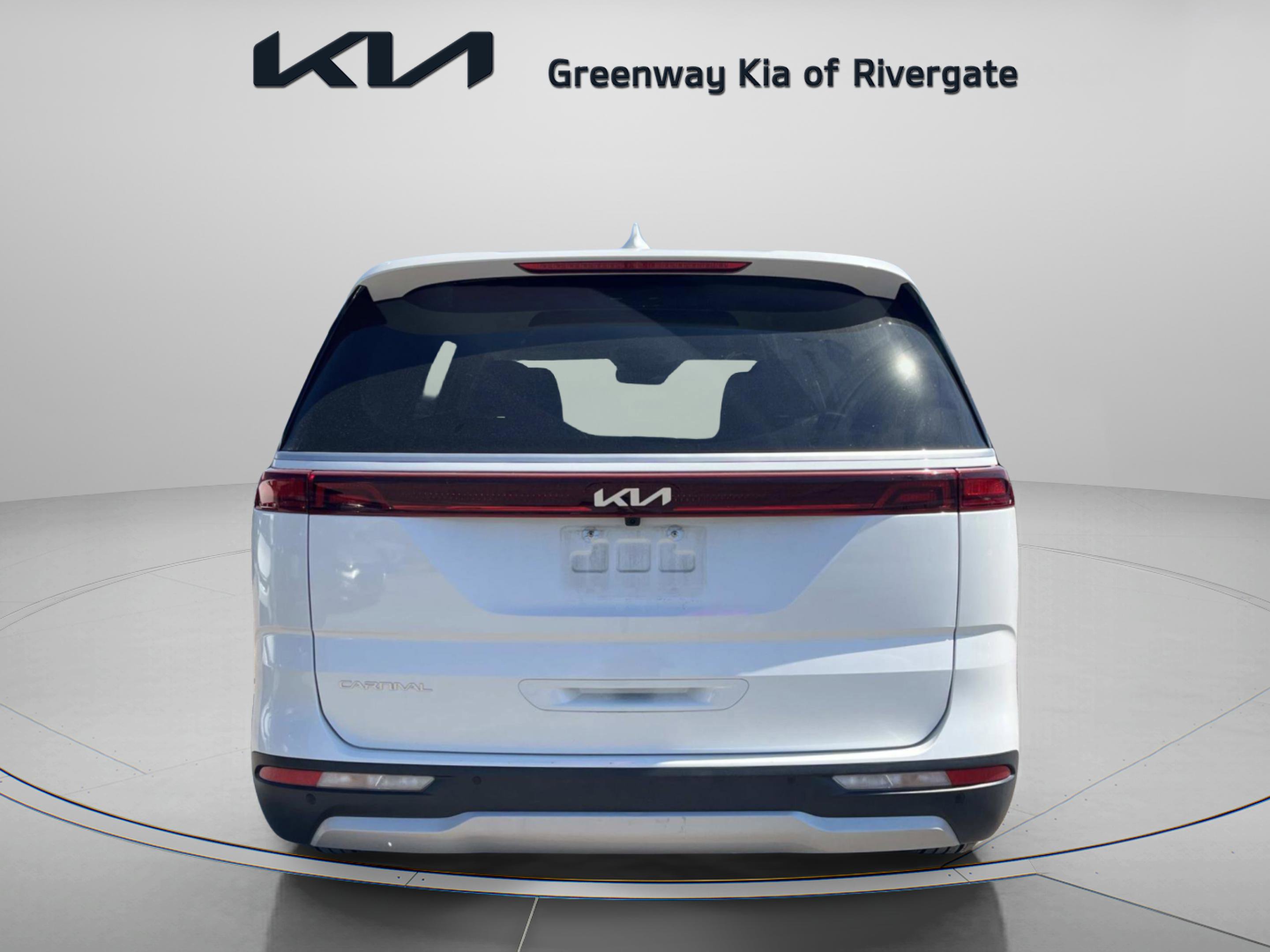 Used 2023 Kia Carnival LX FWD image 6
