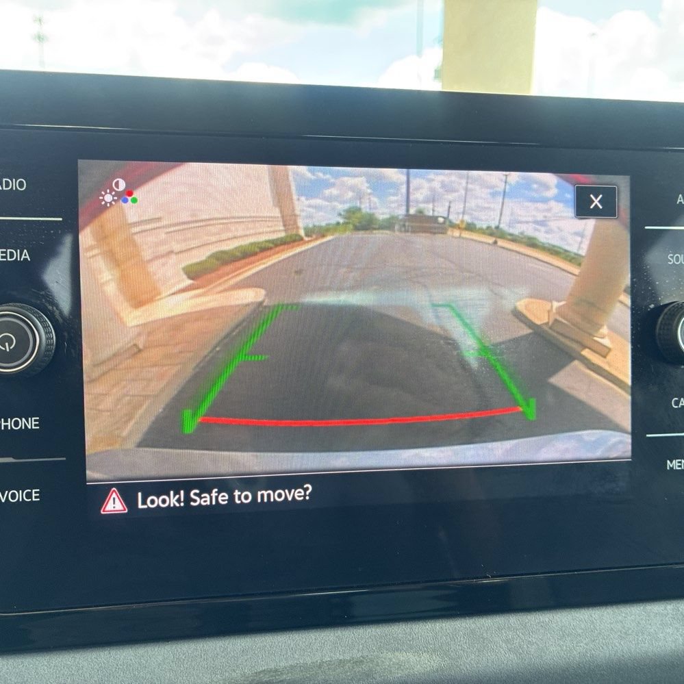 Used 2025 Volkswagen Jetta SE FWD image 14