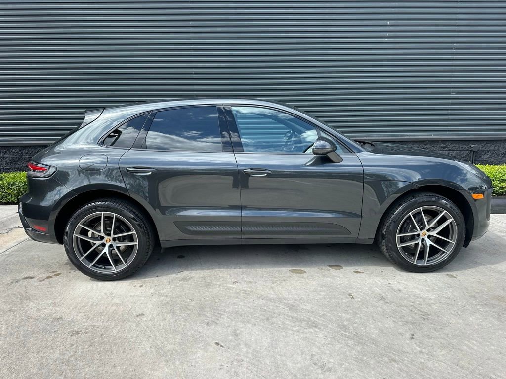 Certified 2023 Porsche Macan AWD/4WD image 10