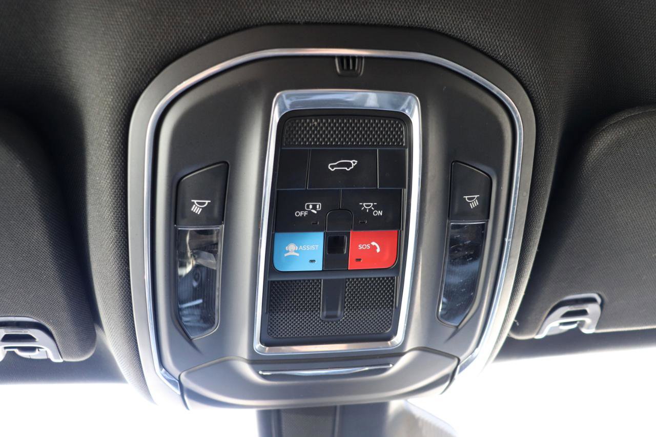 Used 2023 Jeep Wagoneer L Series II image 53