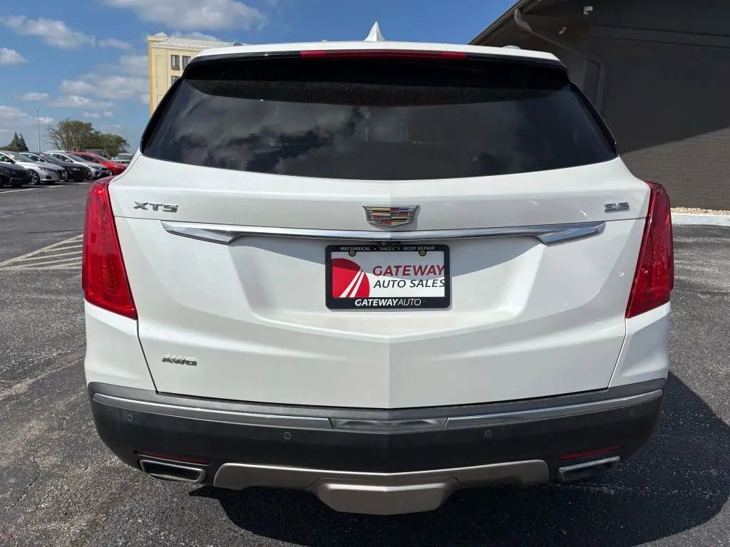 Used 2017 Cadillac XT5 Platinum AWD/4WD image 4