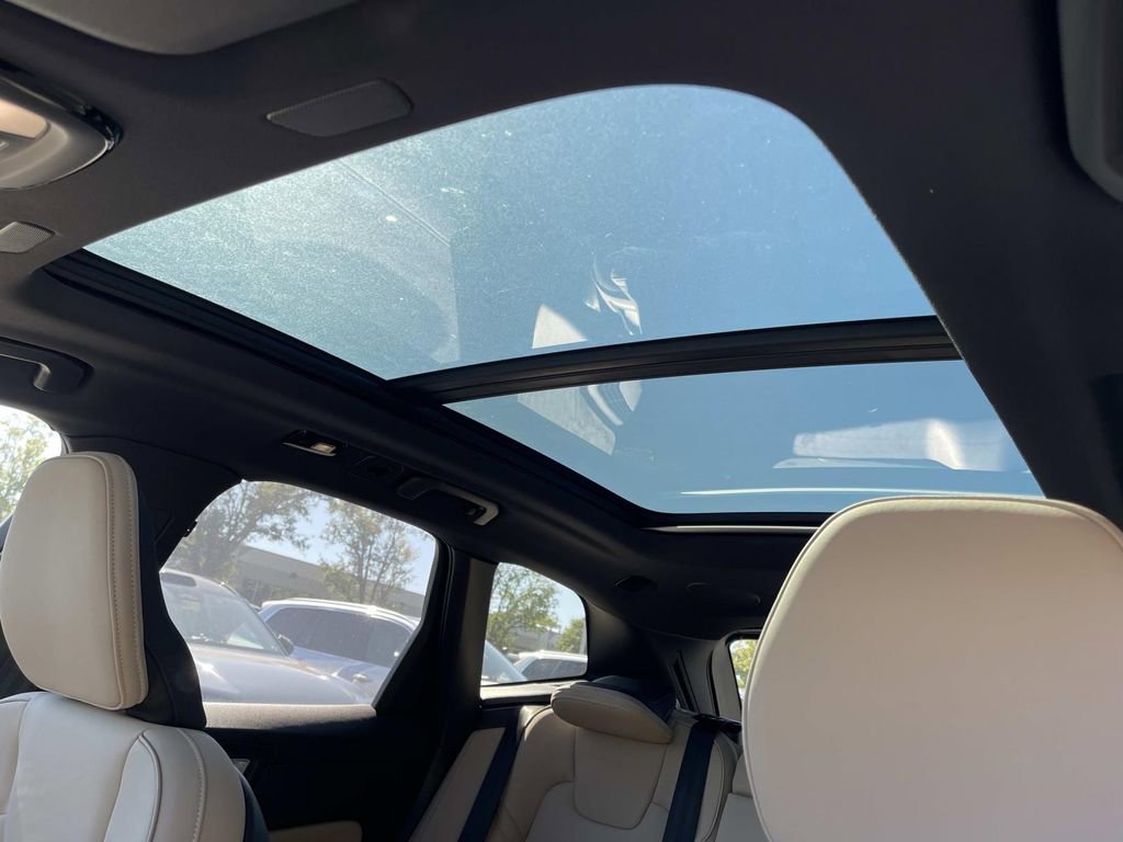 New 2026 Volvo XC60 B5 Plus w/ Climate Package image 26