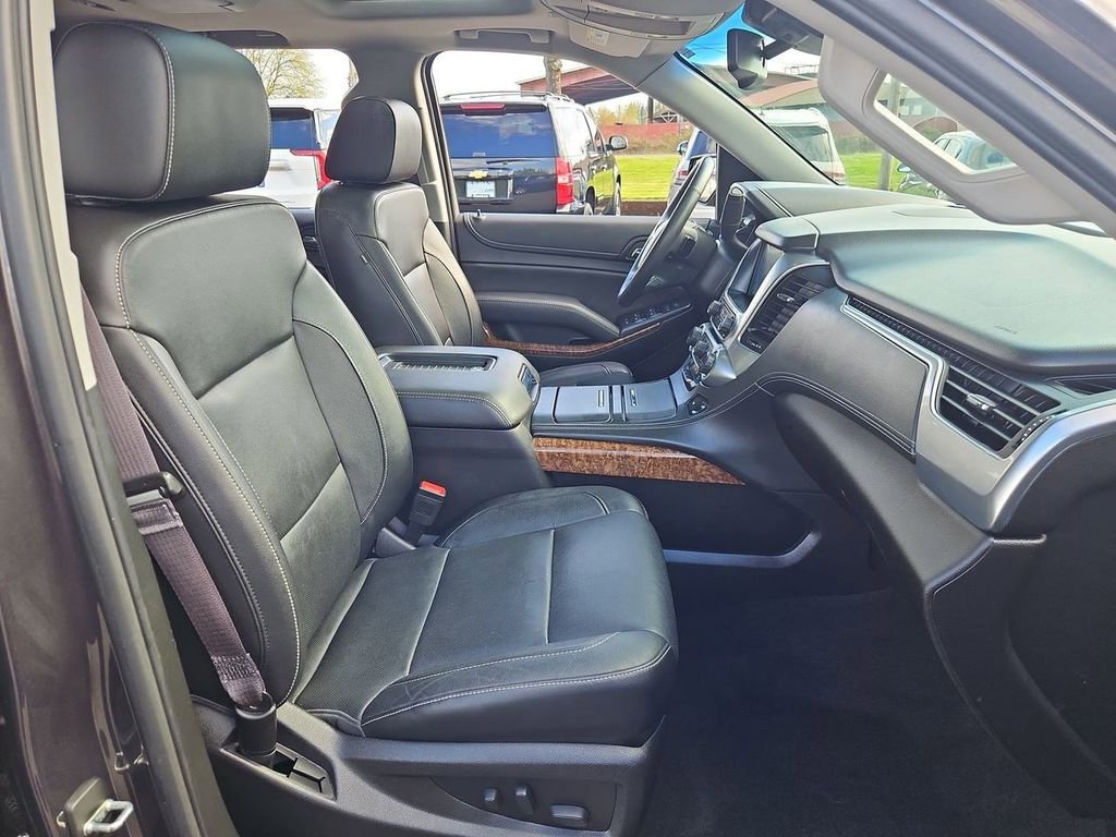 Used 2017 Chevrolet Tahoe Premier AWD/4WD image 32