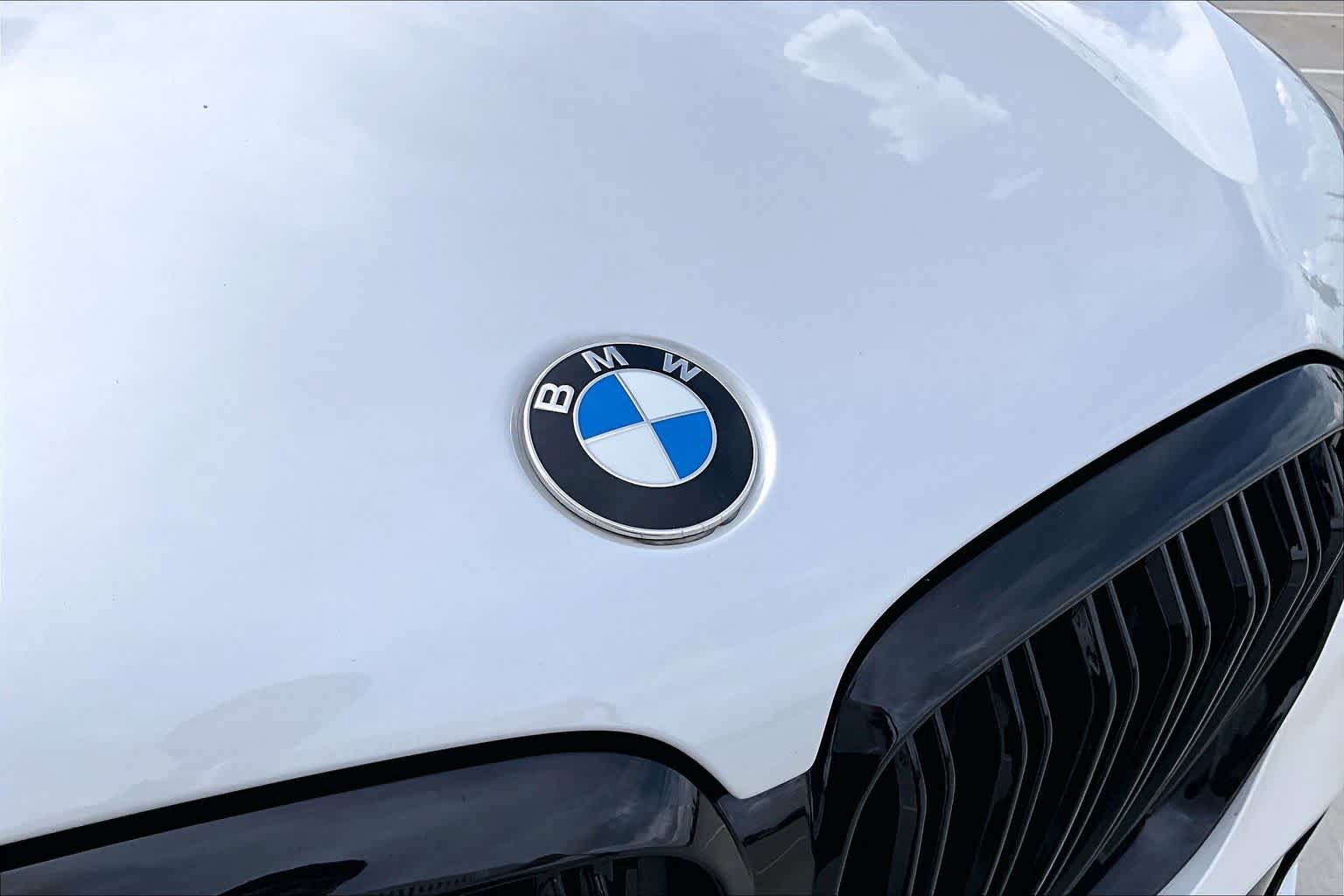 Used 2019 BMW X5 xDrive50i w/ M Sport Package AWD/4WD image 28