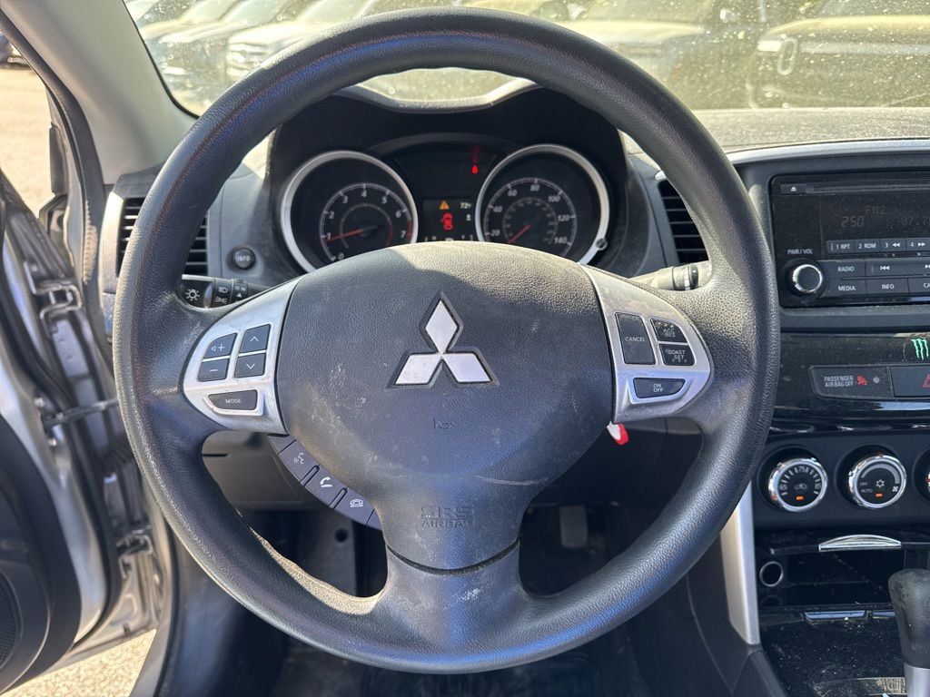 Used 2016 Mitsubishi Lancer ES image 10