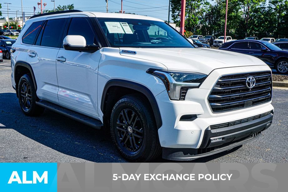 Used 2025 Toyota Sequoia SR5 AWD/4WD image 3