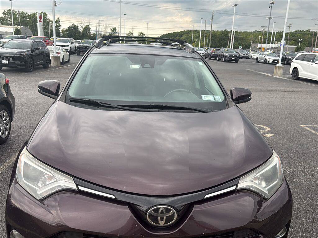 Used 2018 Toyota RAV4 XLE w/ Plus Extra Value Package AWD/4WD image 3