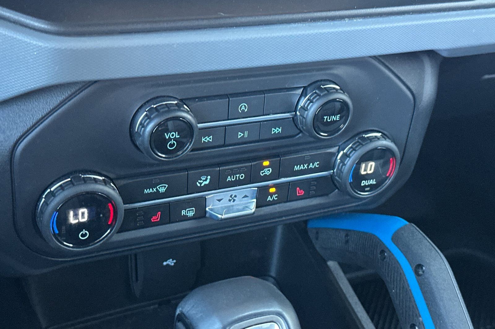 Used 2023 Ford Bronco Black Diamond w/ Sasquatch Package image 21