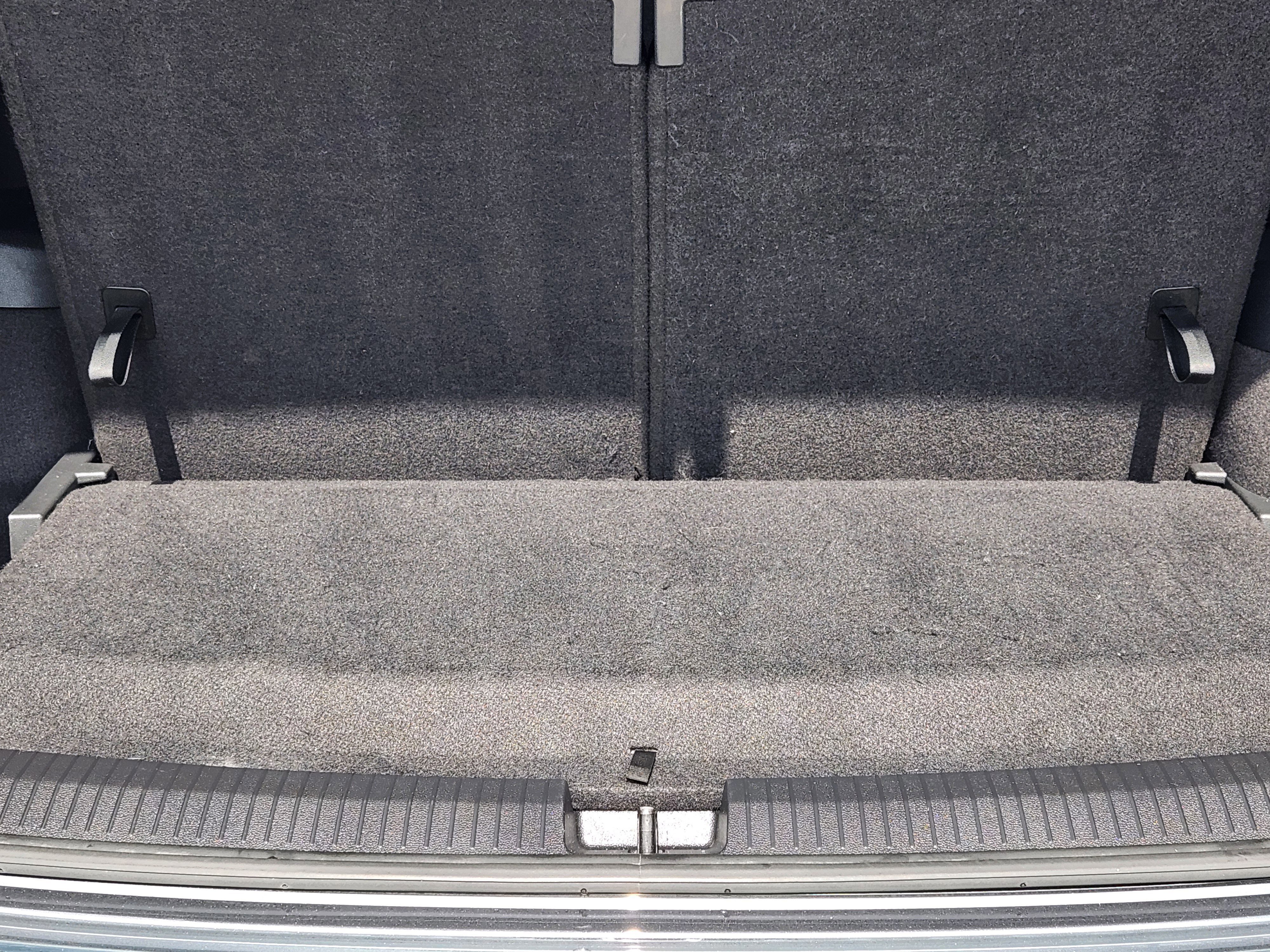 Used 2022 Volkswagen Tiguan SE R-Line image 33