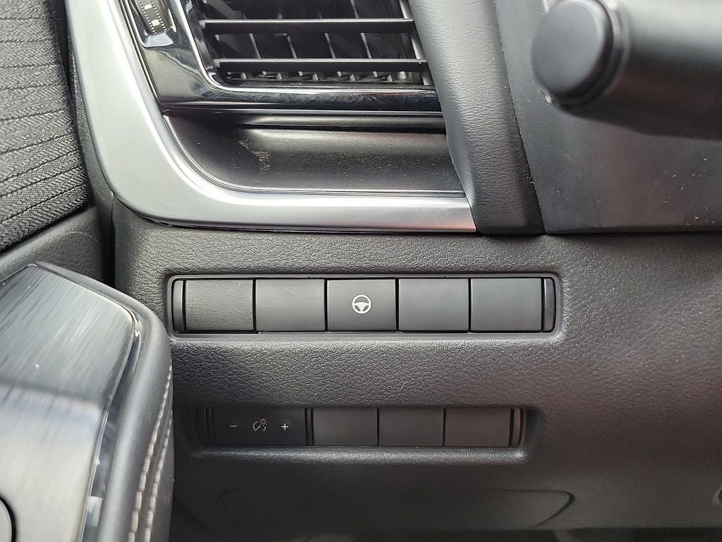 Used 2022 Nissan Rogue SV FWD image 14