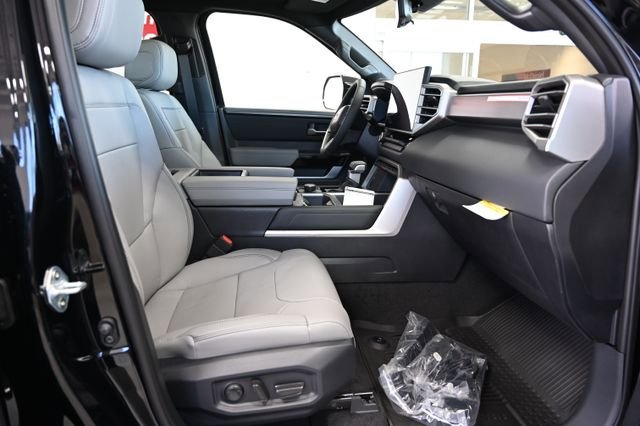 New 2026 Toyota Tundra Limited AWD/4WD image 12