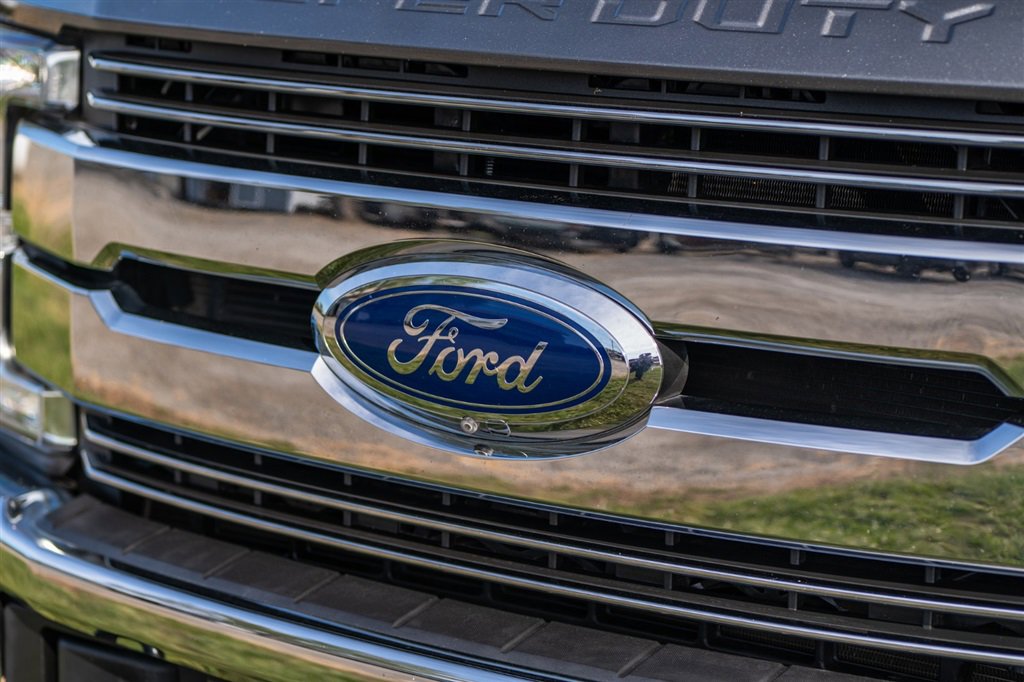 Used 2019 Ford F350 Lariat w/ Lariat Ultimate Package AWD/4WD image 6
