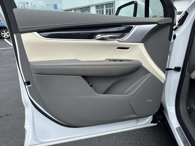 Used 2024 Cadillac XT6 Premium Luxury w/ LPO, Floor Liner Package AWD/4WD image 9