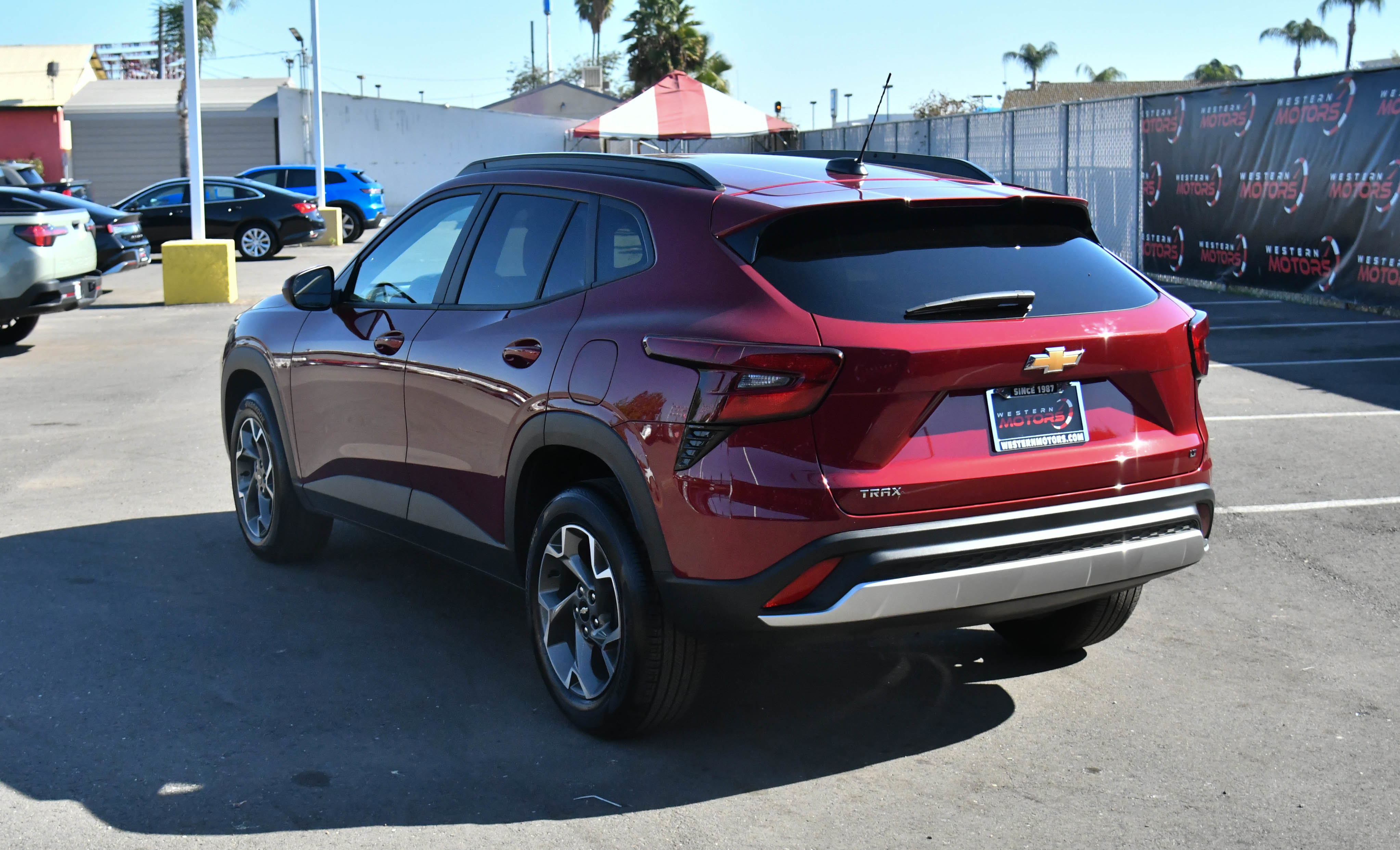 Used 2025 Chevrolet Trax LT w/ LT Convenience Package image 6