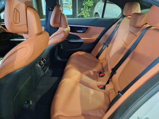 Used 2025 Mercedes-Benz C 300 4MATIC Sedan image 17