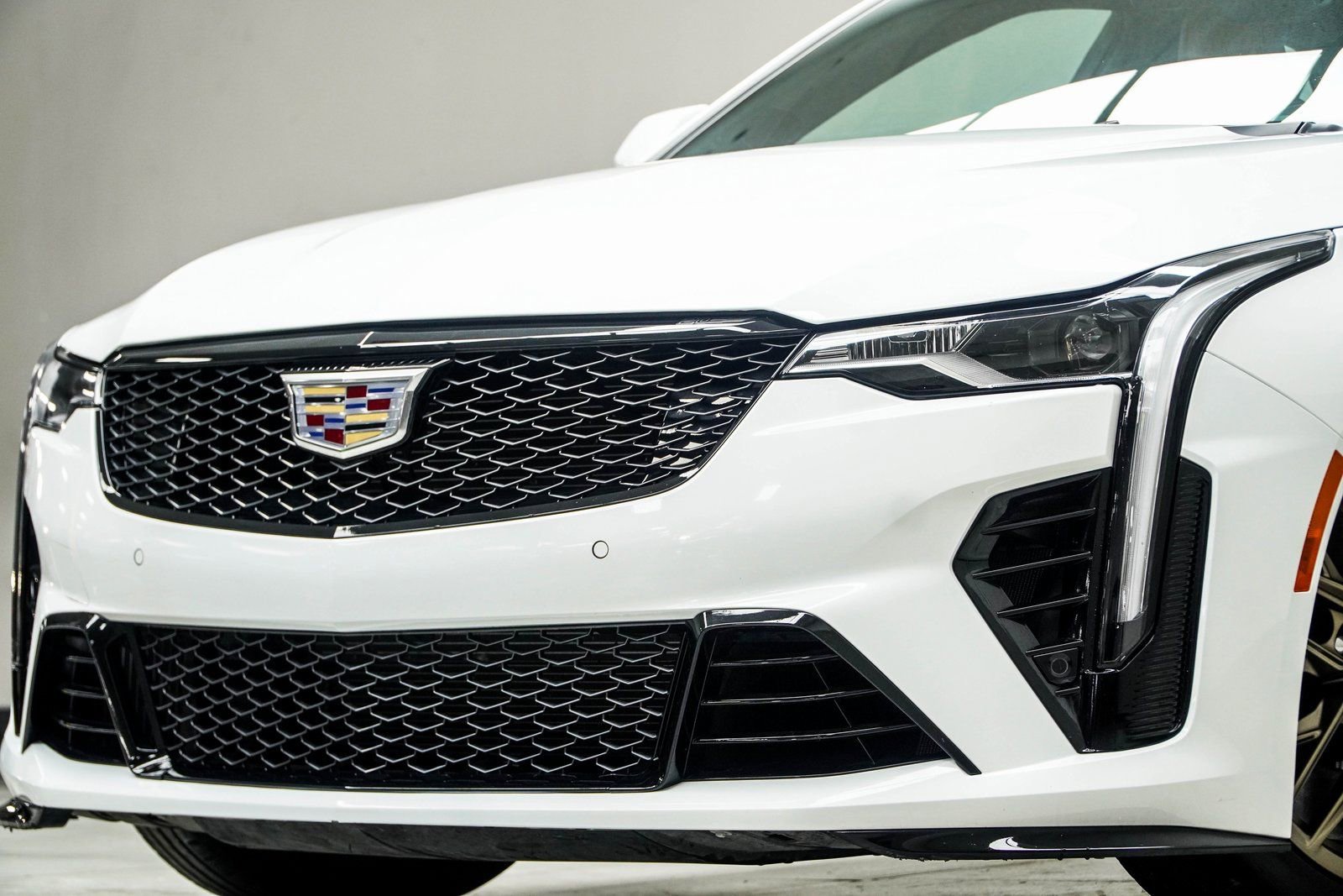 Used 2024 Cadillac CT4 V Blackwing w/ LPO, Bronce Accent Package RWD image 2